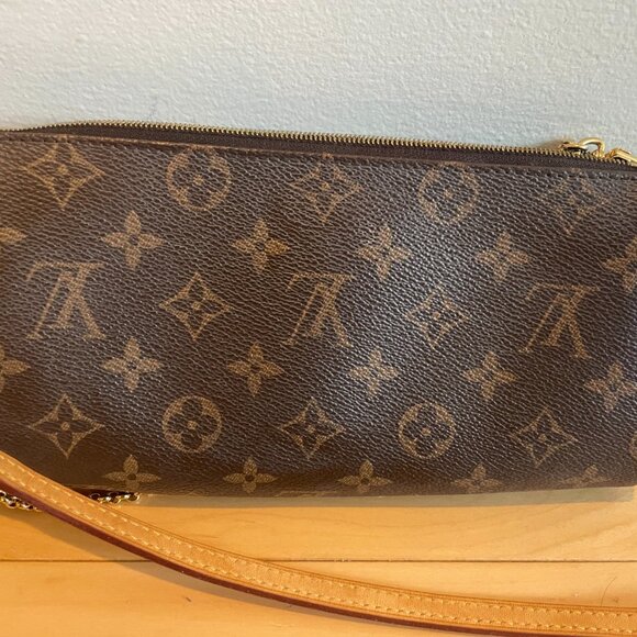 EUC Louis Vuitton Eva Pochette - Picture 3 of 5